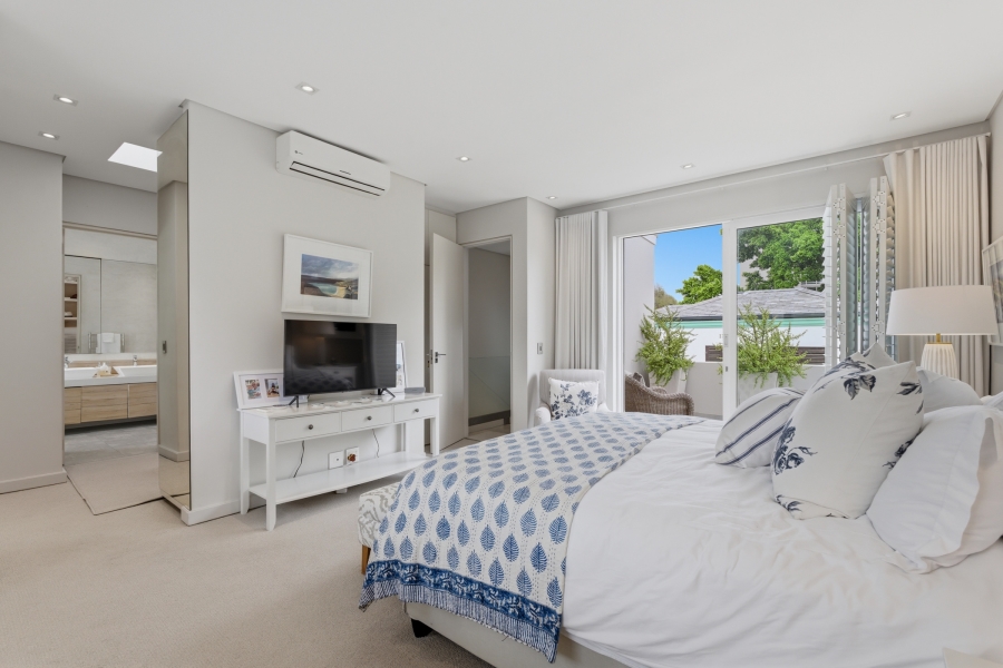 2 Bedroom Property for Sale in Green Point Western Cape